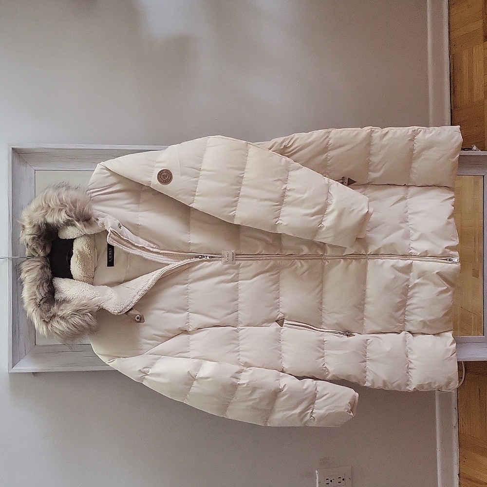 Men's Long Jacket .It's a   new, fashionable ,elegant,and goes with many outfis
